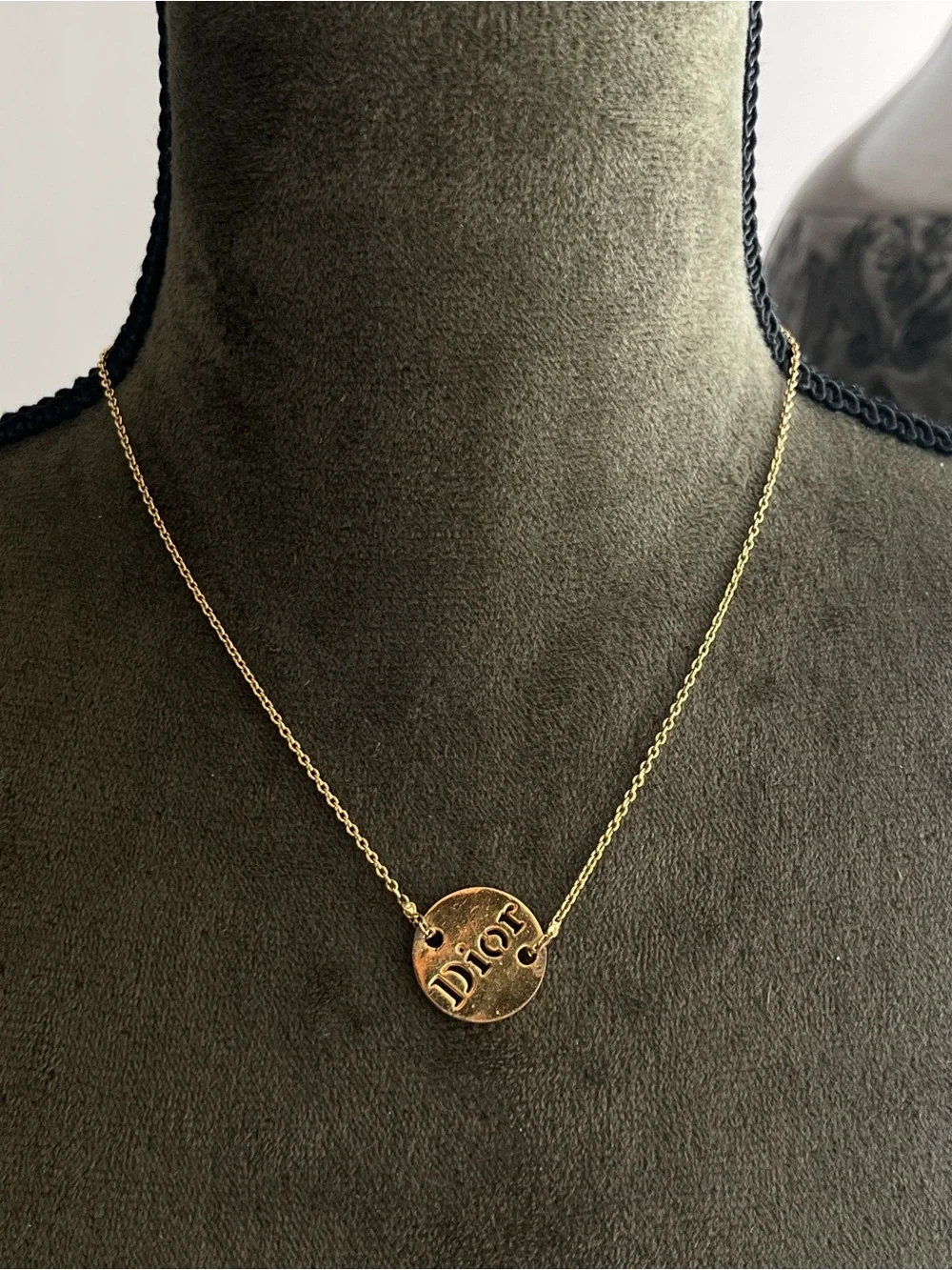 Authentic Vintage Dior Classic Logo Round Medallion Gold Thin Chain Necklace - Picture 2 of 7